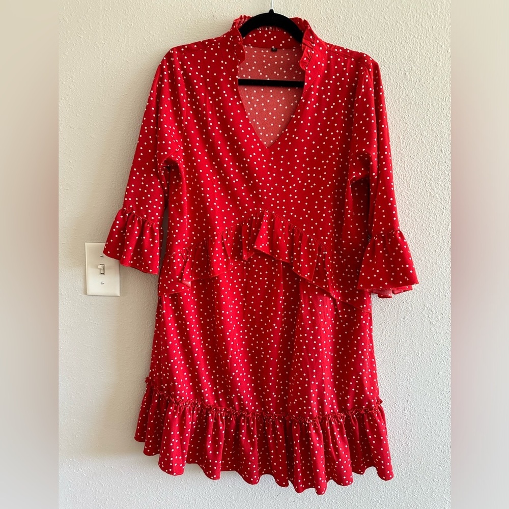 A4 - 206 Shein 3/4 sleeve red polka dot collared v neck dress size medium
